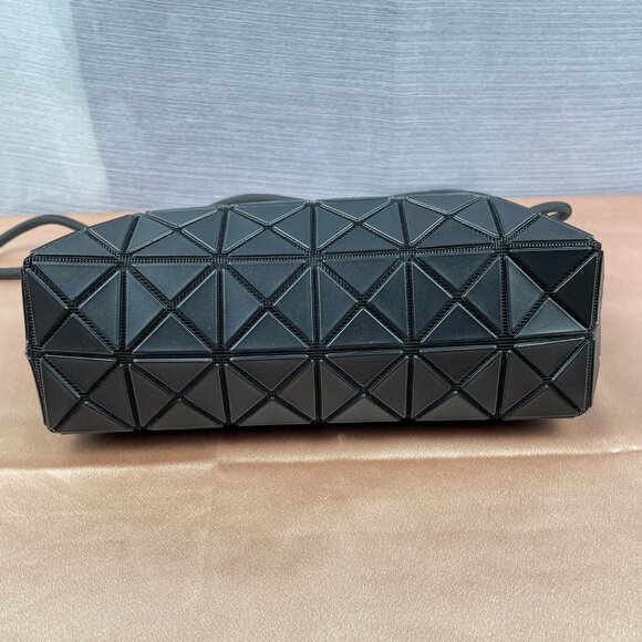 Brand new Issey Miyake black knotted tofu sling bag. - Picture 5 of 10